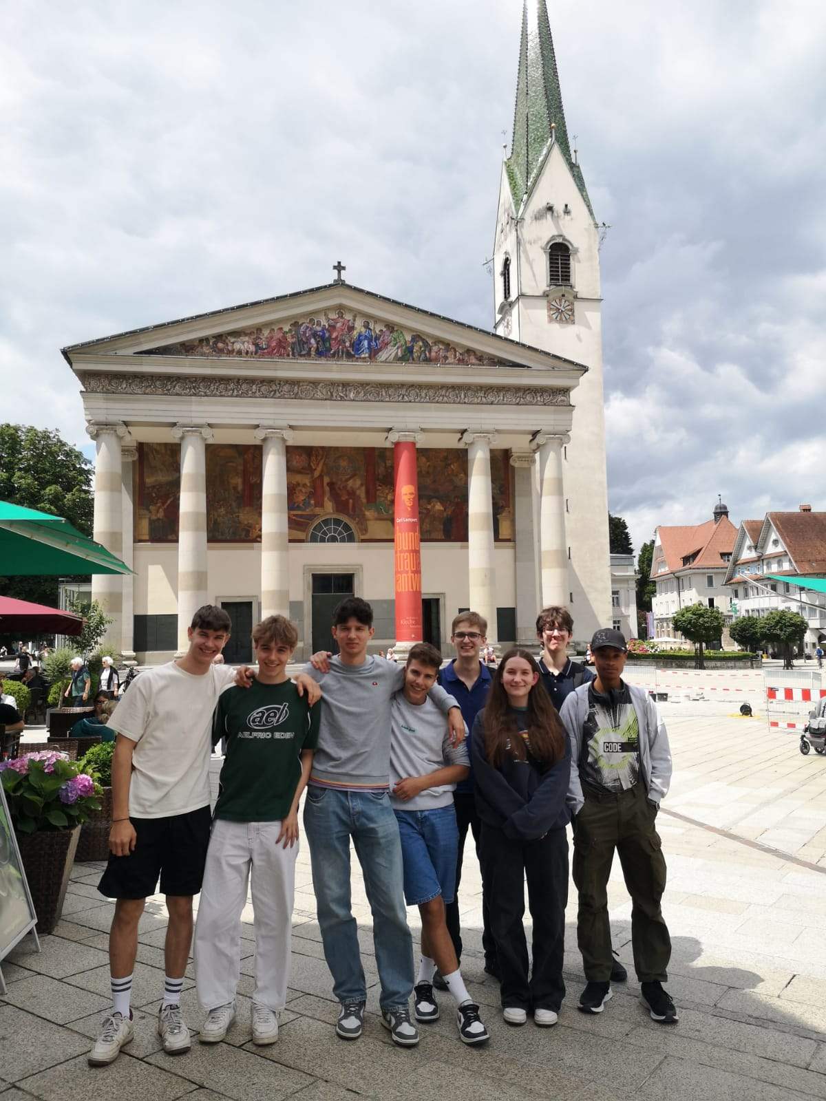 Team bei einem Wandertag